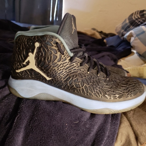 Blue dimpled Air Jordan's - Picture 3 of 6